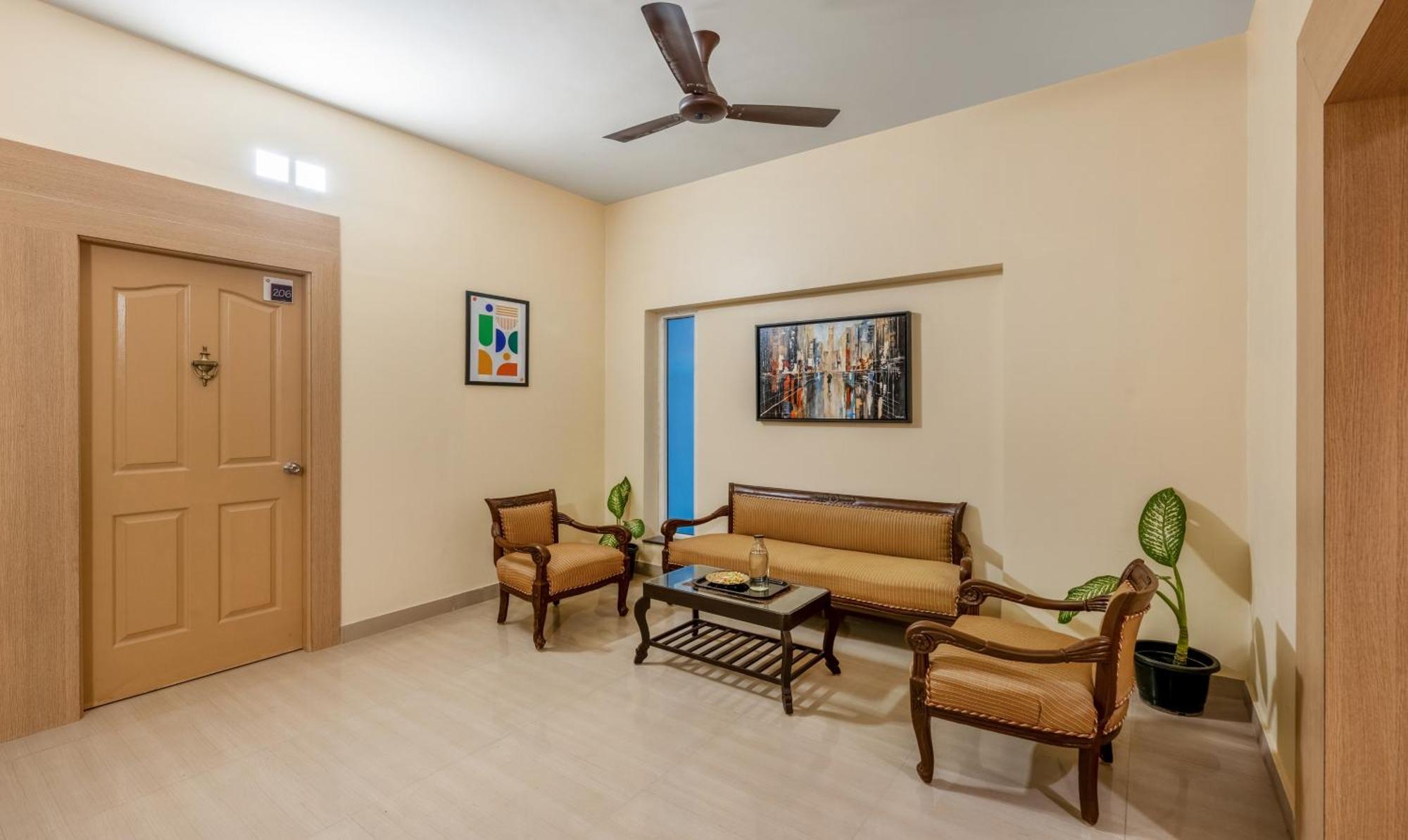 Treebo Nestlay Rooms, Nungambakkam Madrás Exterior foto