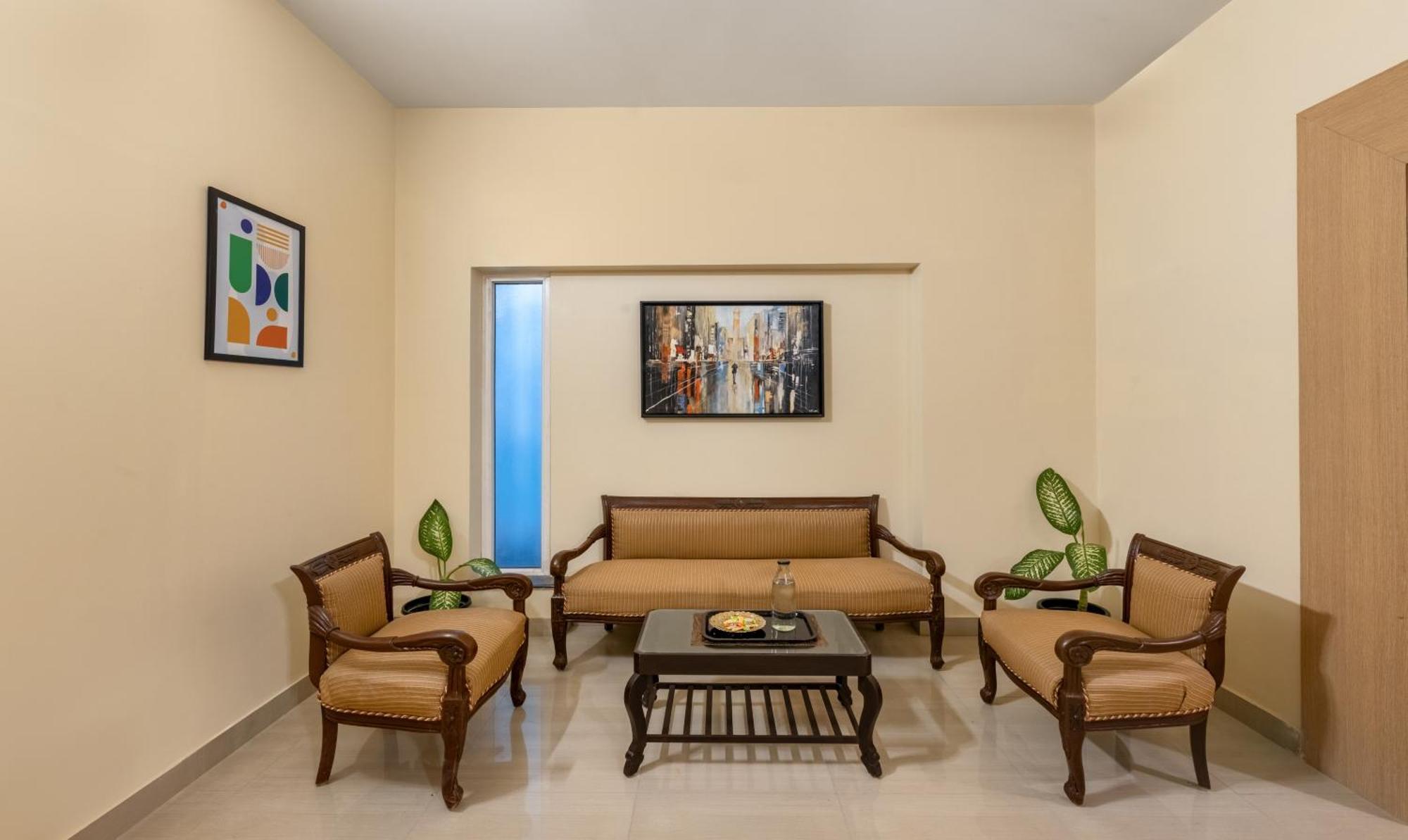Treebo Nestlay Rooms, Nungambakkam Madrás Exterior foto